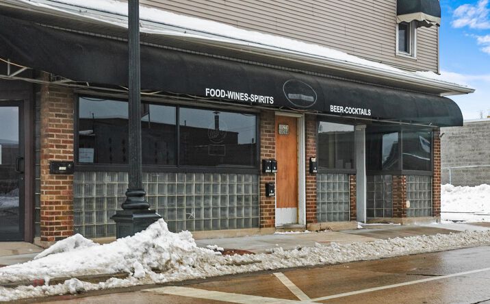 Pictures of Retail property located at 1027 S Main St, Oshkosh, WI 54902 for sales - image #1