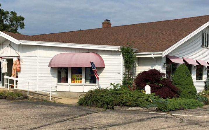 Pictures of Retail property located at 204 Route 28, Yarmouth, MA 02673 for comps - image #1