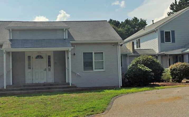 Pictures of Office property located at 206 Breeds Hill Rd, Barnstable, MA 02601 for comps - image #1