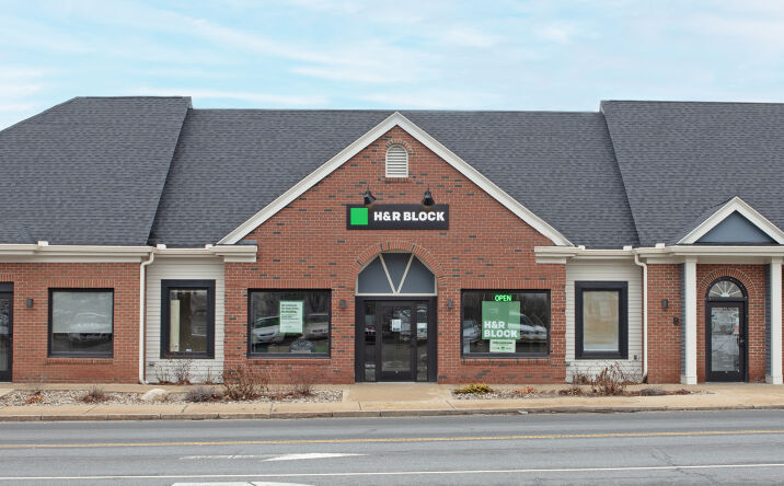 Pictures of Retail property located at 162 Sutton St, North Andover, MA 01845 for sales - image #1