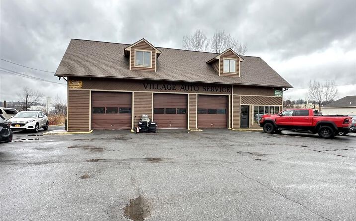 Pictures of Retail property located at 611 W Manlius Street, East Syracuse, NY 13057 for sales - image #1
