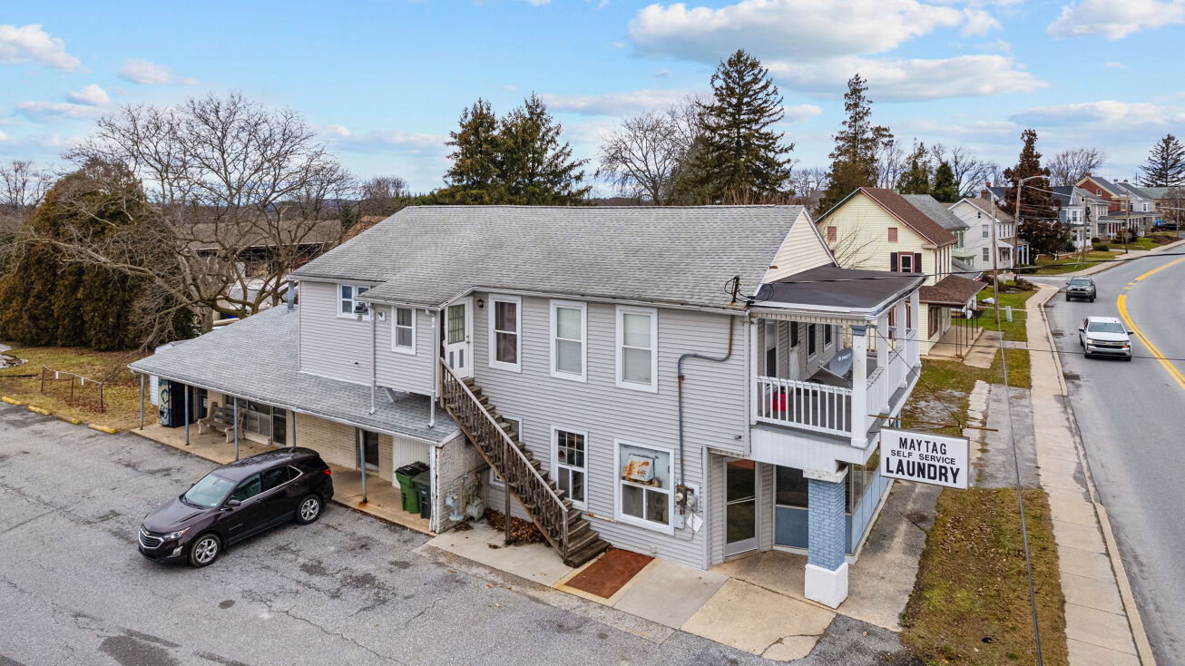 2456 S Queen St, Dallastown, PA 17313