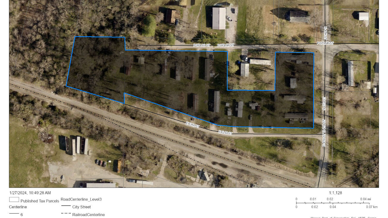 205 E Elm St, Coulterville, IL 62237