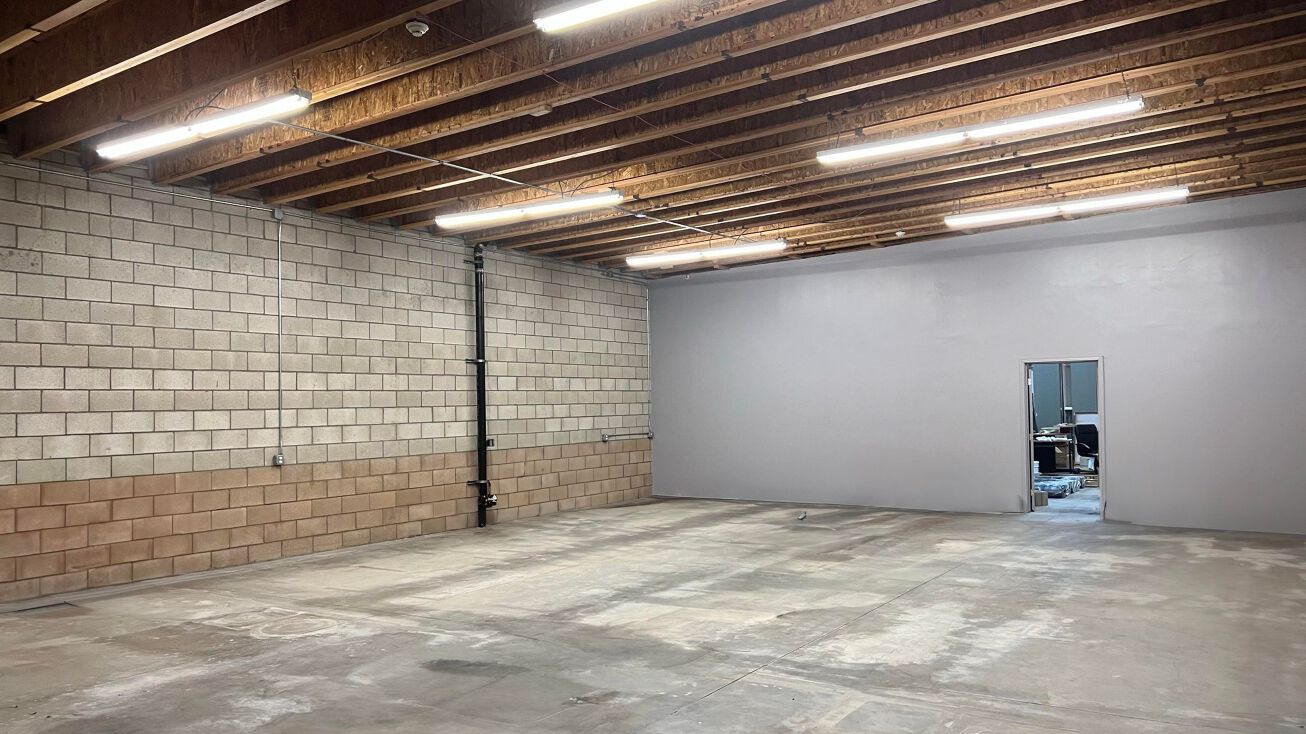 38325 6th St E, Palmdale, CA 93550