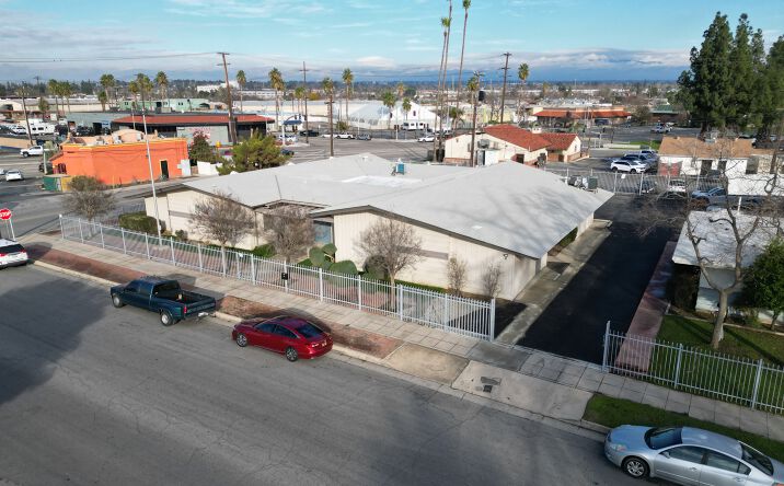 Pictures of Office property located at 2724 L St, Bakersfield, CA 93301 for sales - image #1