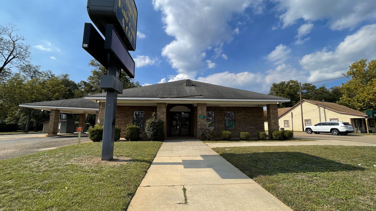 141 N Daleville Ave, Daleville, AL 36322
