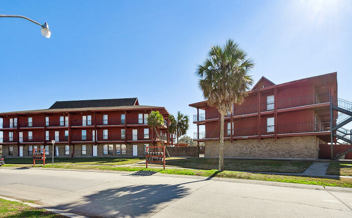 Pictures of Multifamily property located at 4293 Lac Saint Pierre Dr, Harvey, LA 70058 for sales - image #1