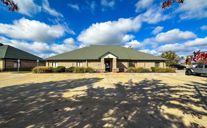 Pictures of Retail, Office property located at 901 Safari & 904-906 Rain Forest Pkwy, Columbia, MO 65202 for sales - image #1