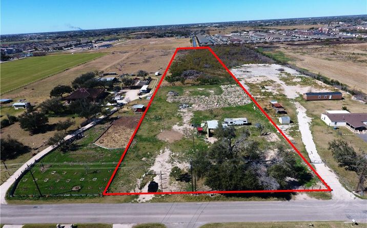 Pictures of Land property located at 705 S Glasscock Boulevard, Alton, TX 78573 for sales - image #1