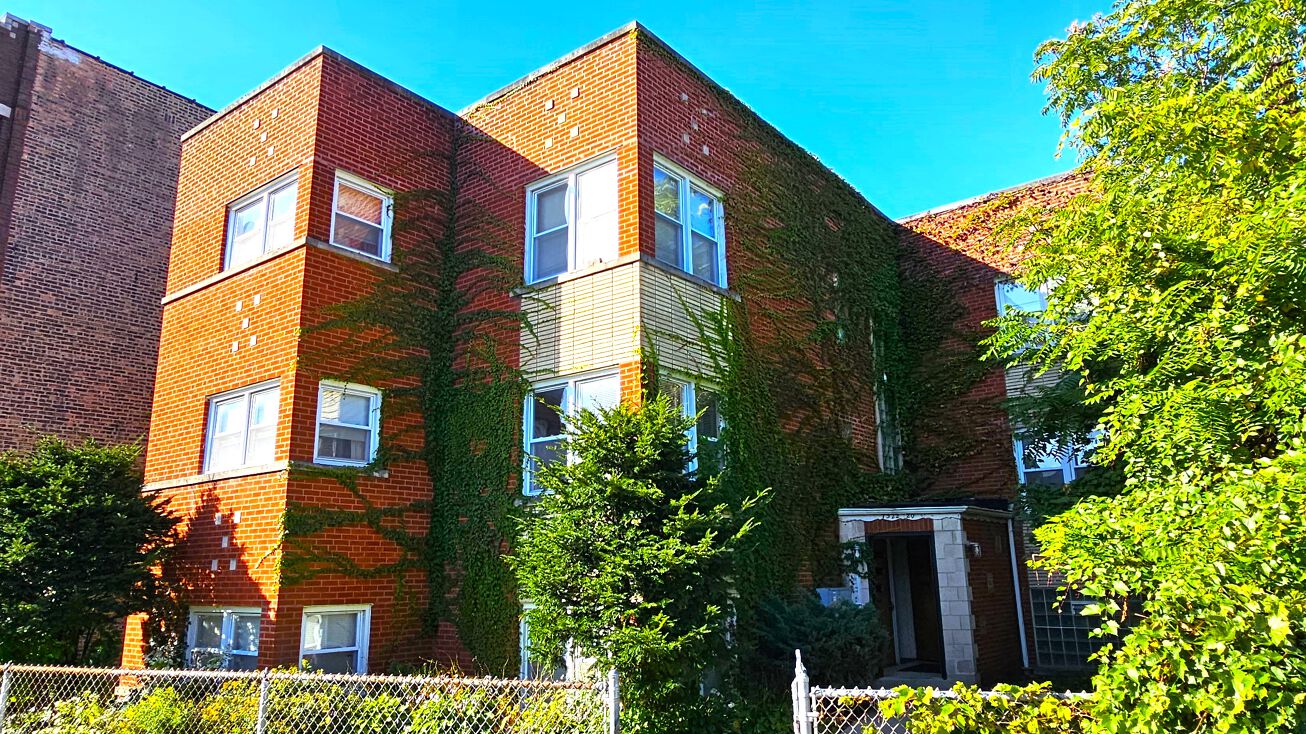 7322 S Kingston Ave, Chicago, IL 60649