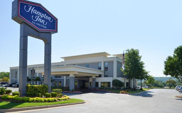 Pictures of Hospitality property located at 7852 West Parkway Blvd N, Tulsa, OK 74127 for sales - image #1