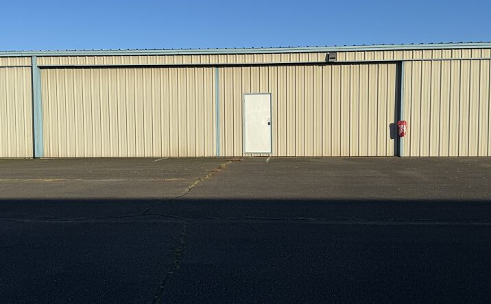 Pictures of Special Purpose property located at Mcminnville Airport #D-3, McMinnville, OR 97128 for sales - image #1