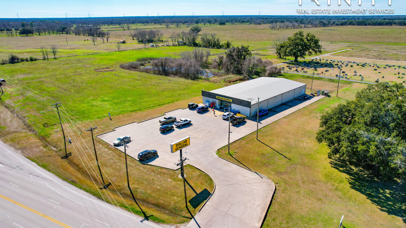 1008 S Brooks St, Brazoria, TX 77422