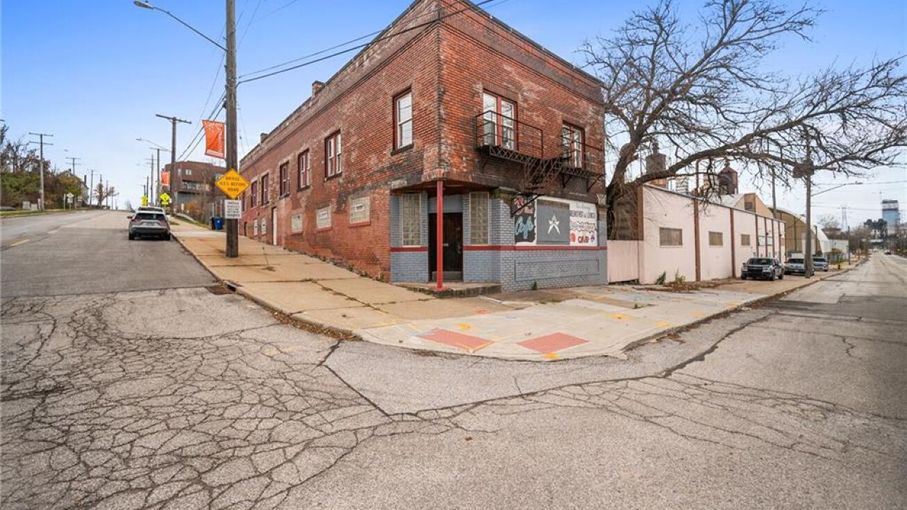 2394 w 3rd