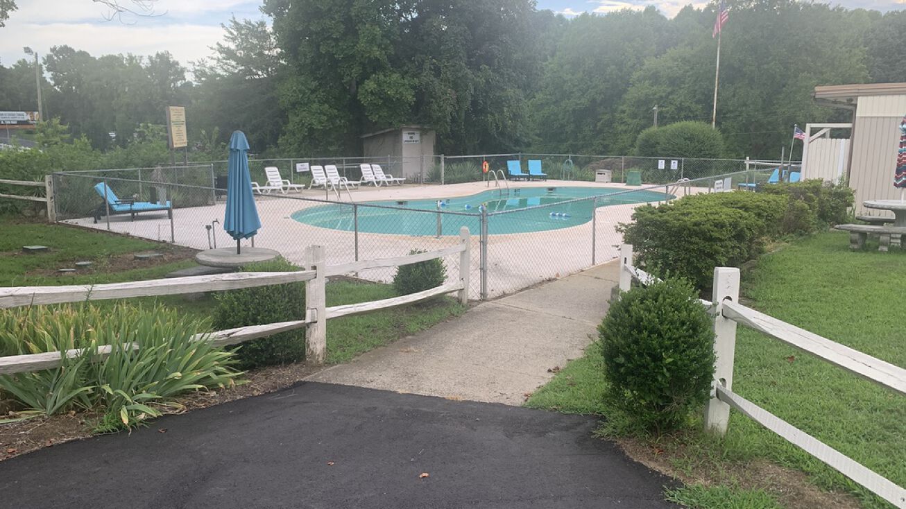 162 KOA Ln, Statesville, NC 28677