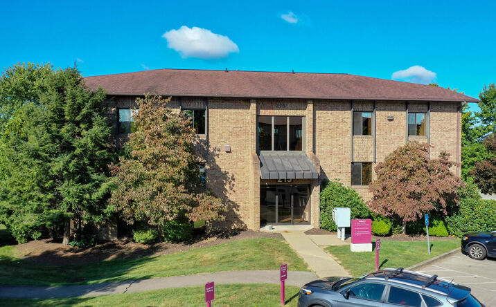 Pictures of Office property located at 215 Executive Dr, Cranberry Township, PA 16066 for sales - image #1