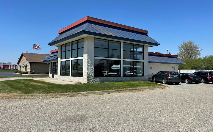 Pictures of Retail property located at 1335 E Center St, Ithaca, MI 48847 for sales - image #1