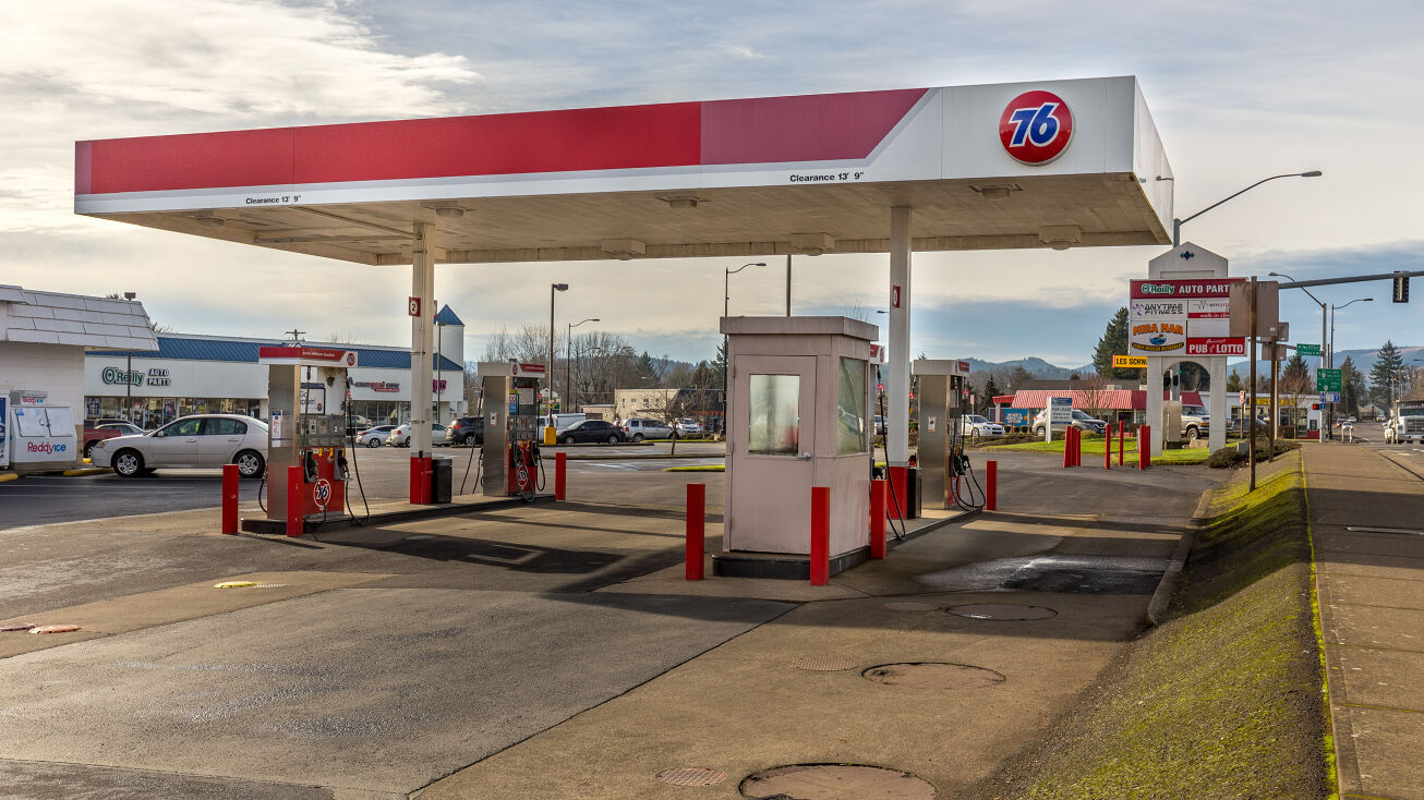 129 E Ellendale Ave, Dallas, OR 97338