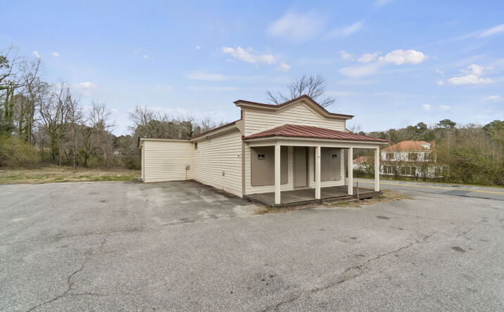 Pictures of Retail property located at 10290 John Clayton Memorial Hwy, Gloucester, VA 23061 for sales - image #1
