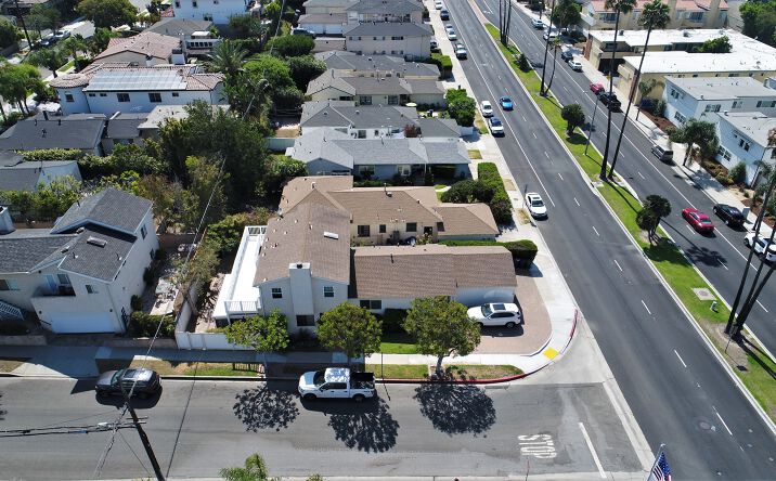 Pictures of Multifamily property located at 1356 Manhattan Beach Blvd, Manhattan Beach, CA 90266 for comps - image #1