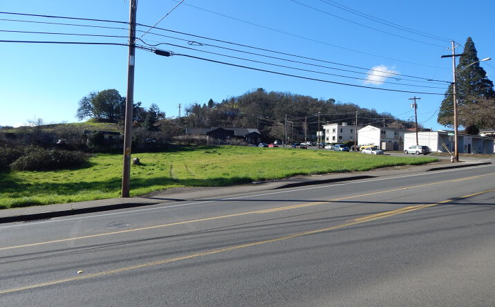 Pictures of Land property located at 598 NE Winchester St, Roseburg, OR 97470 for sales - image #1