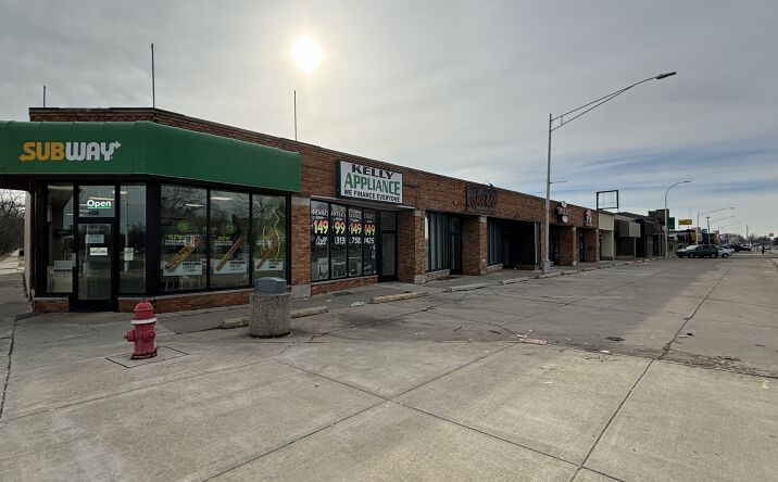 Pictures of Retail property located at 19528 Kelly Rd, Harper Woods, MI 48225 for sales - image #1