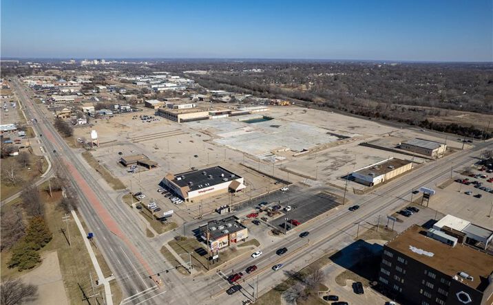 Pictures of Land, Industrial property located at 3500-3600 SW Topeka Boulevard, Topeka, KS 66611 for sales - image #1