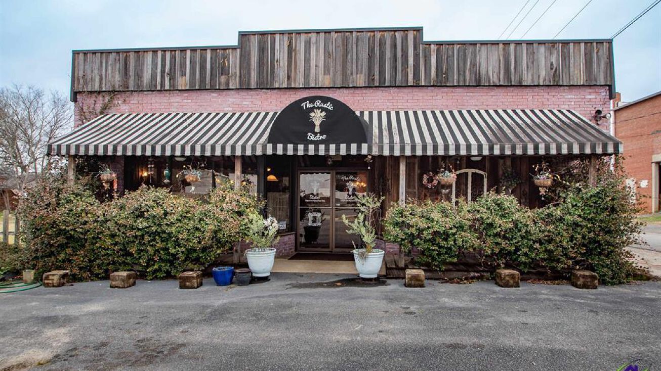 70 North Lumpkin Street, Hawkinsville, GA 31036