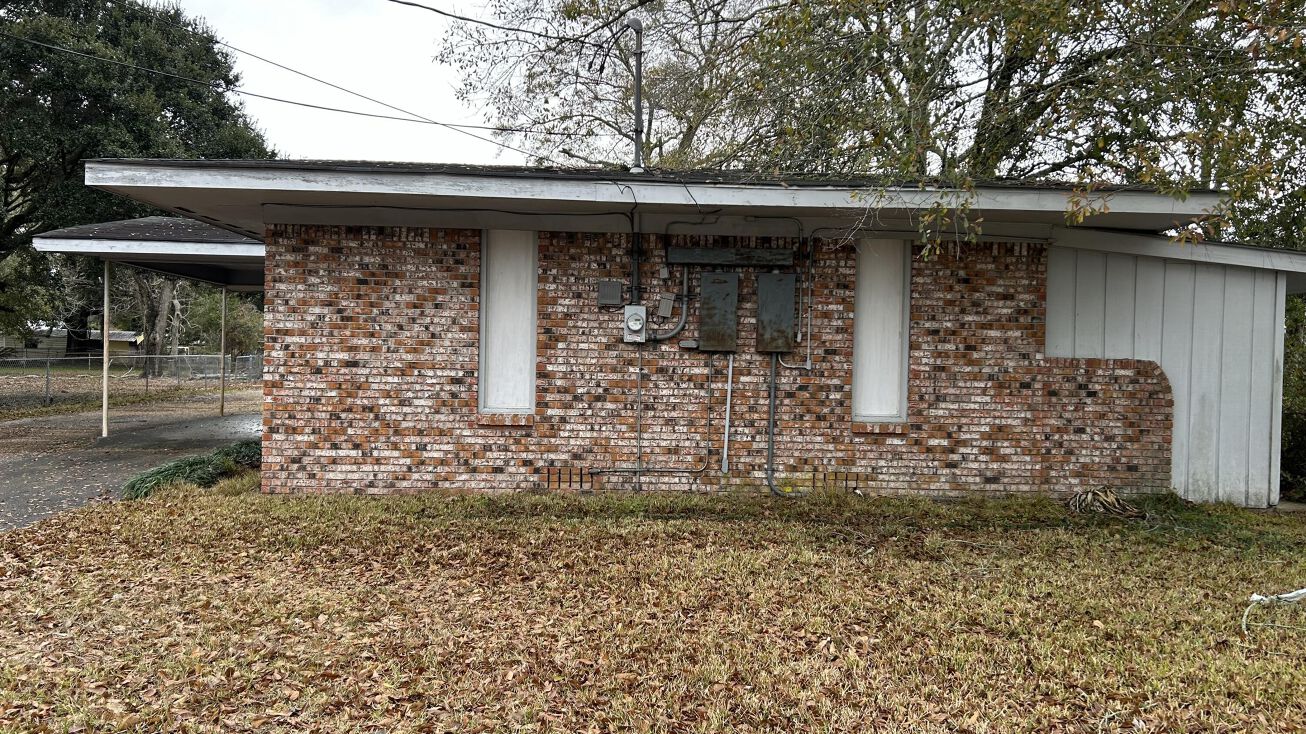5106 Telephone Road, Pascagoula, MS 39567