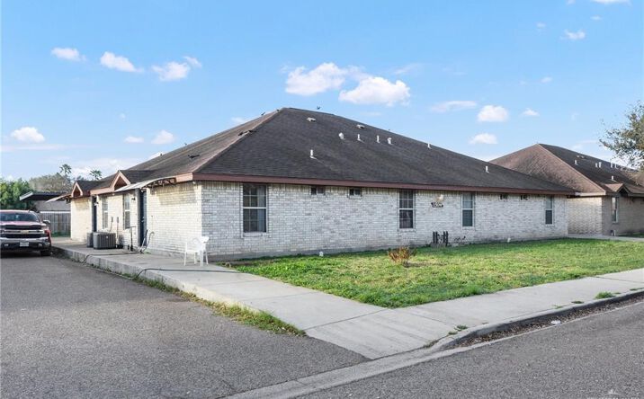 Pictures of Multifamily property located at 1504 Prosperity Drive, Edinburg, TX 78541 for sales - image #1
