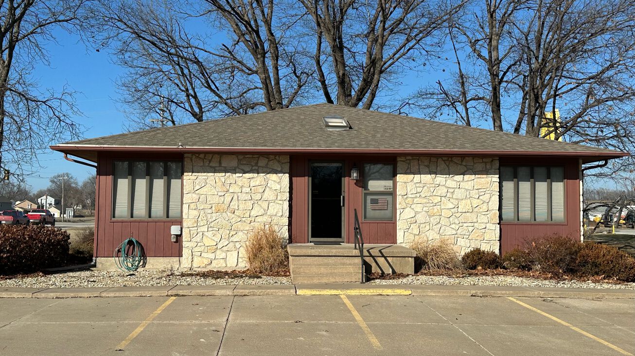 1010 Lincoln Ave, Wamego, KS 66547