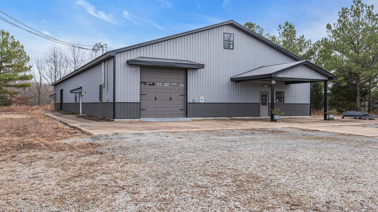 1052 Debolt Ln, Centerville, TN 37033