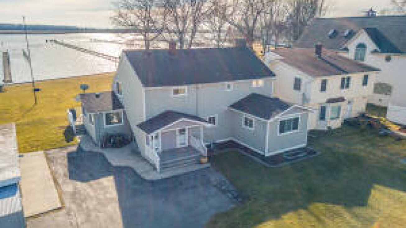 6123 Pointe Tremble Rd, Algonac, MI 48001