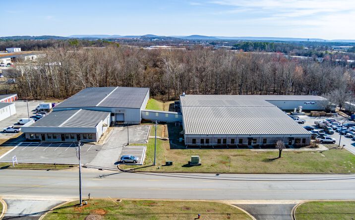 Pictures of Industrial property located at 132 -144 Jetplex Ln, Madison, AL 35758 for sales - image #1