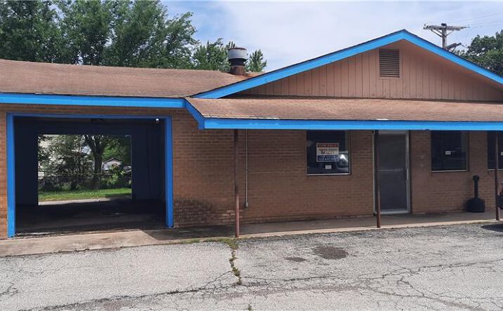 Pictures of Special Purpose, Retail property located at 302 E 3rd Street, Lowry City, MO 64763 for sales - image #1