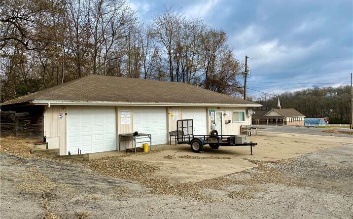 image of property at 4704 SAINT JOSEPH AVE Saint Joseph MO 64505-1236