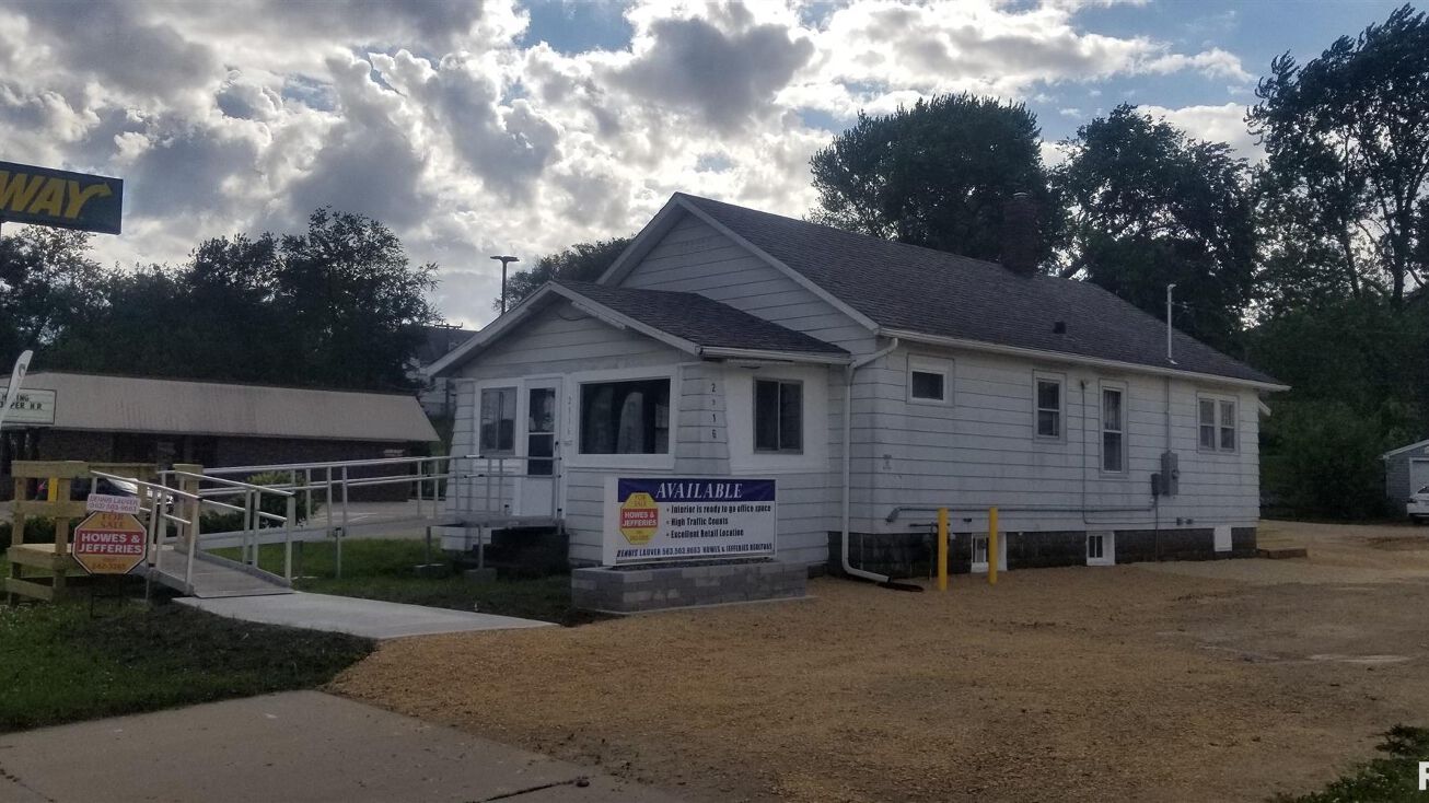 2316 CAMANCHE Avenue, Clinton, IA 52732