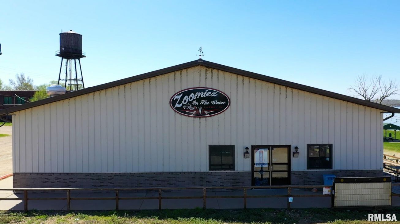 110 4TH Street, Lacon, IL 61450