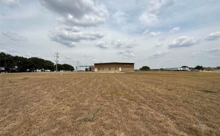 Pictures of Land property located at 2600 Church Street, Gonzales, TX 78629 for sales - image #1