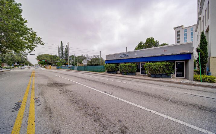 Pictures of Retail property located at Full-Service Restaurant with Liquor License For Sale in Coral Gables, Coral Gables, FL 33134 for sales - image #1