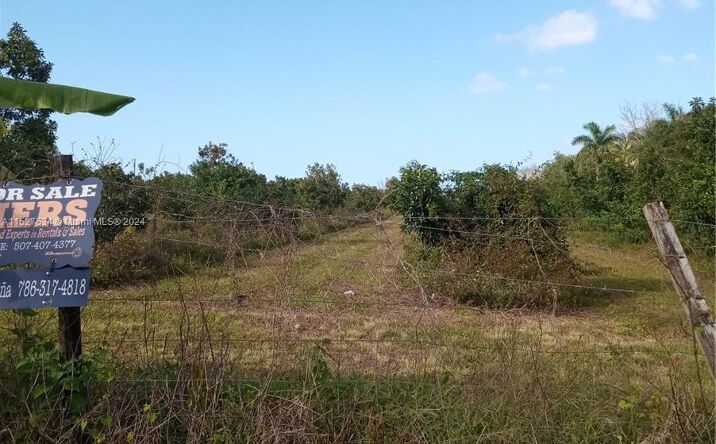 Pictures of Industrial property located at 296, Miami, FL 33030 for sales - image #1