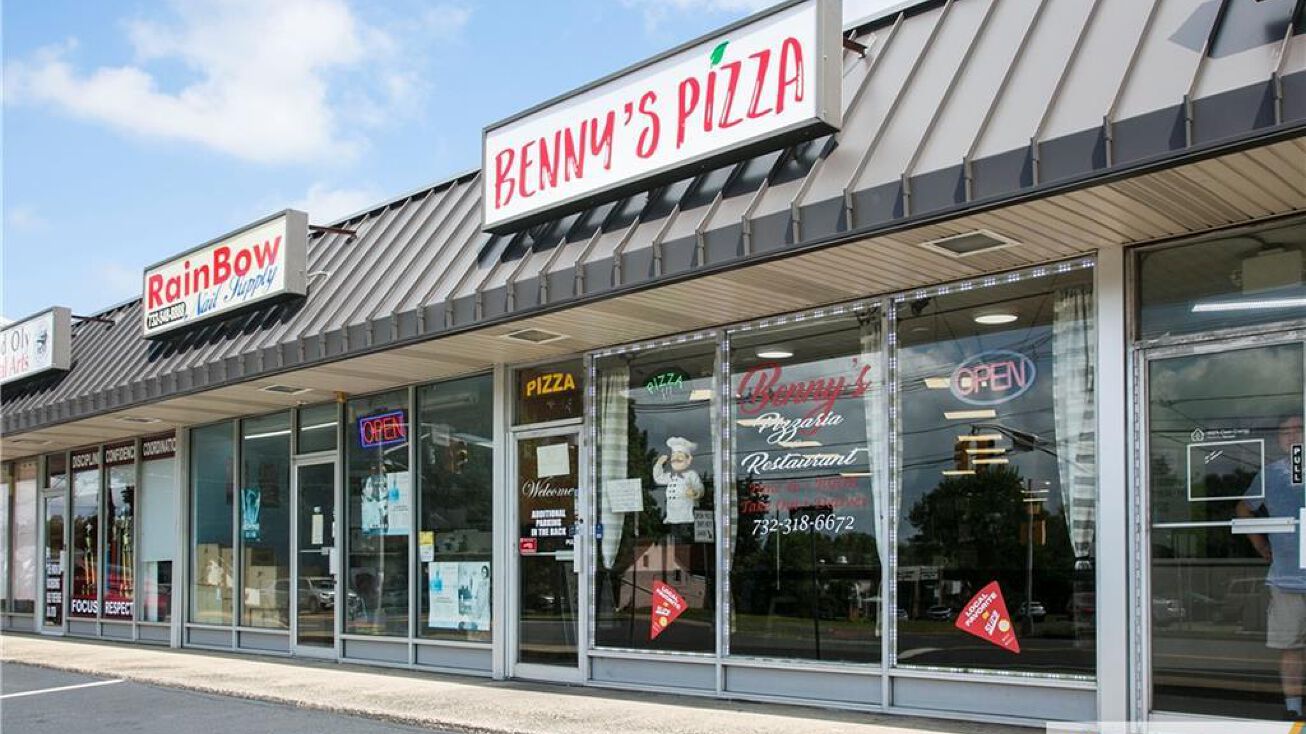 2090 Oak Tree Road, Edison, NJ 08820