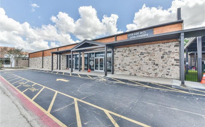 Pictures of Office, Retail, Special Purpose property located at 1226 W Main Street, Tomball, TX 77375 for sales - image #1