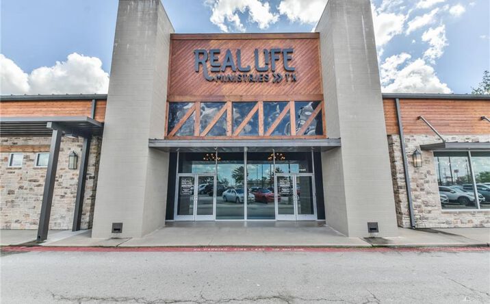 Pictures of Retail, Office, Special Purpose property located at 1222 W Main Street, Tomball, TX 77375 for sales - image #1