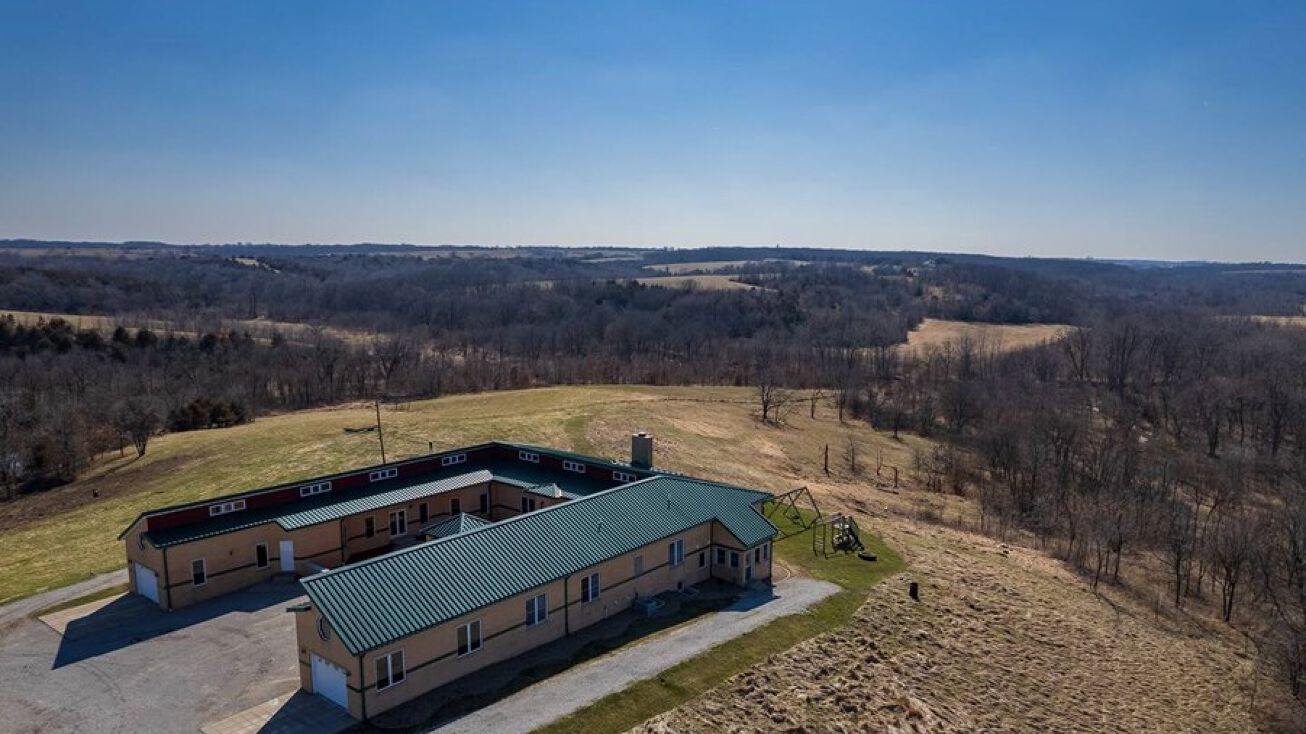 27043 264th Ave, Moulton, IA 52572