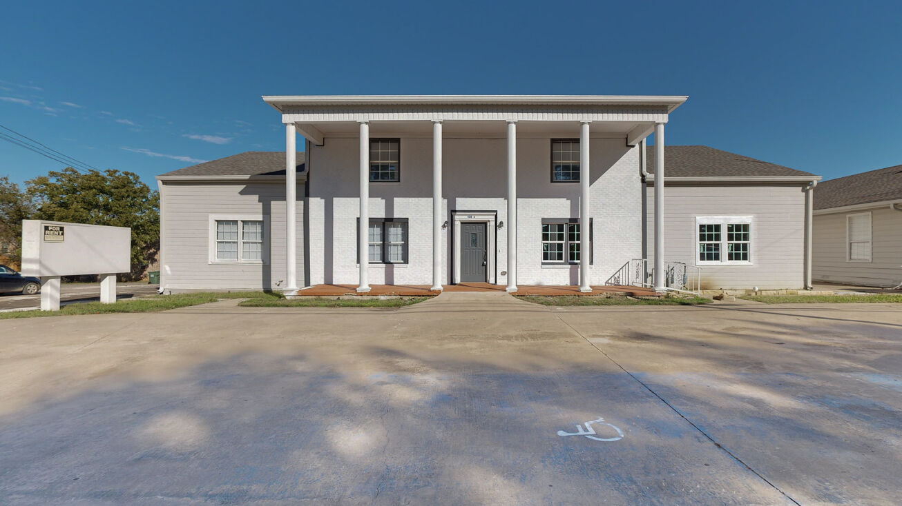 409 W Main St, Whitesboro, TX 76273