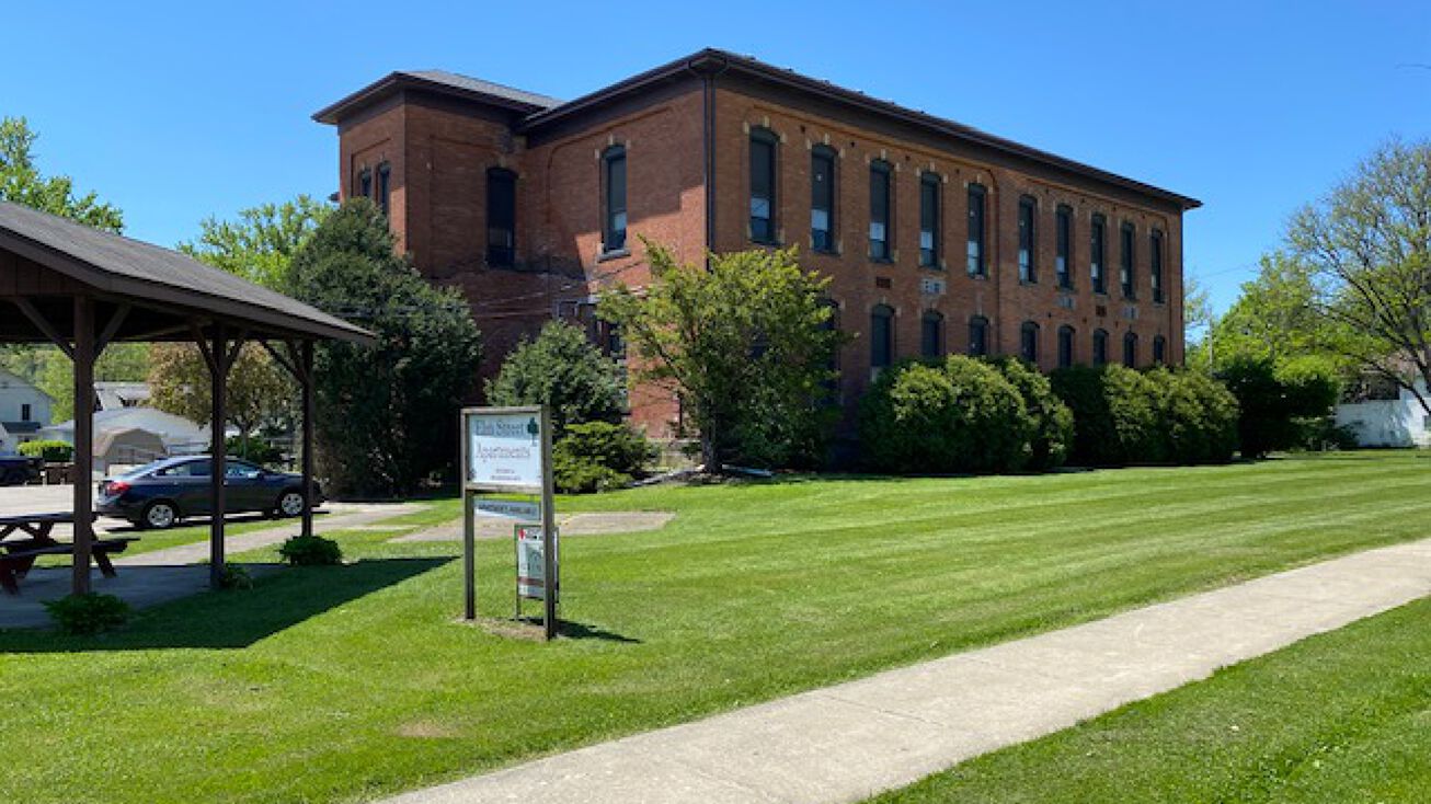 617 W Elm St, Titusville, PA 16354