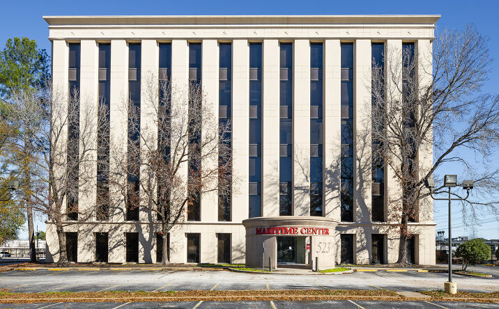 image of property at 523 N SAM HOUSTON PKWY E Houston TX 77060-4036