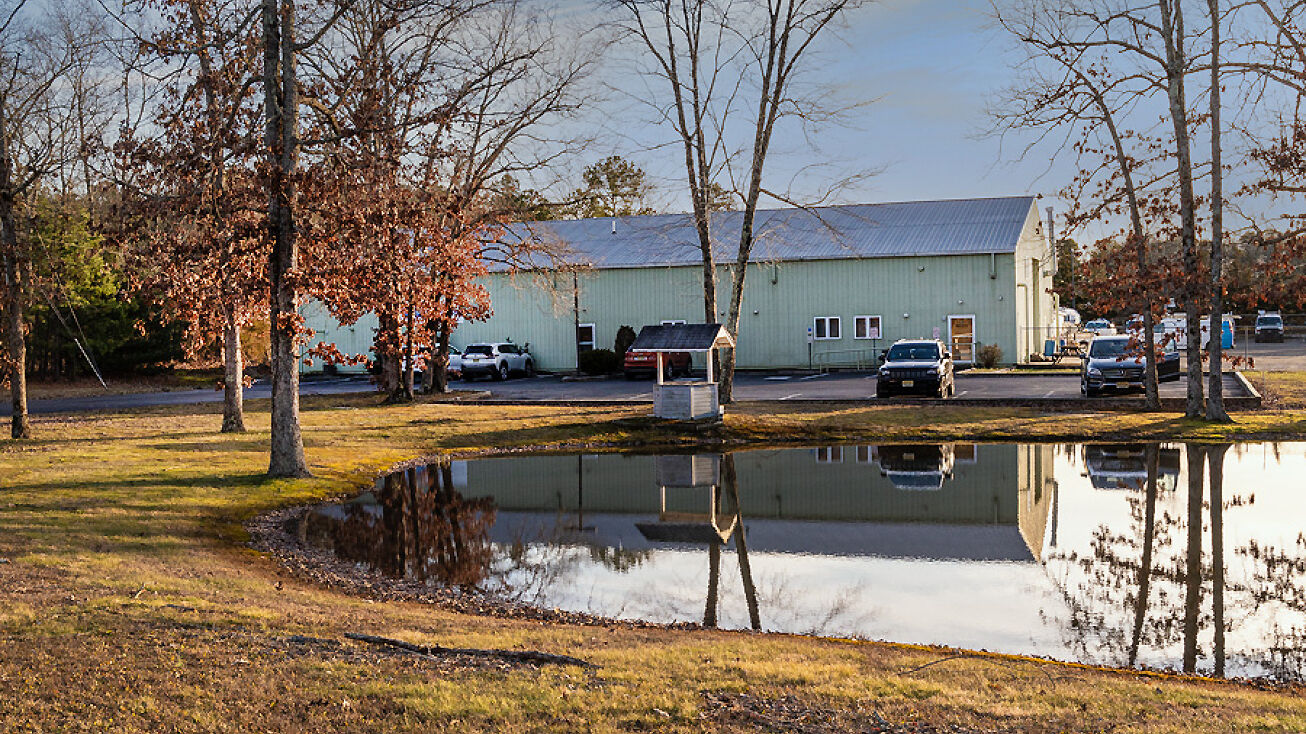 1202 W Moss Mill Rd, Egg Harbor City, NJ 08215