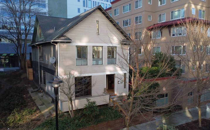 Pictures of Multifamily property located at 417 Minor Ave N, Seattle, WA 98109 for sales - image #1